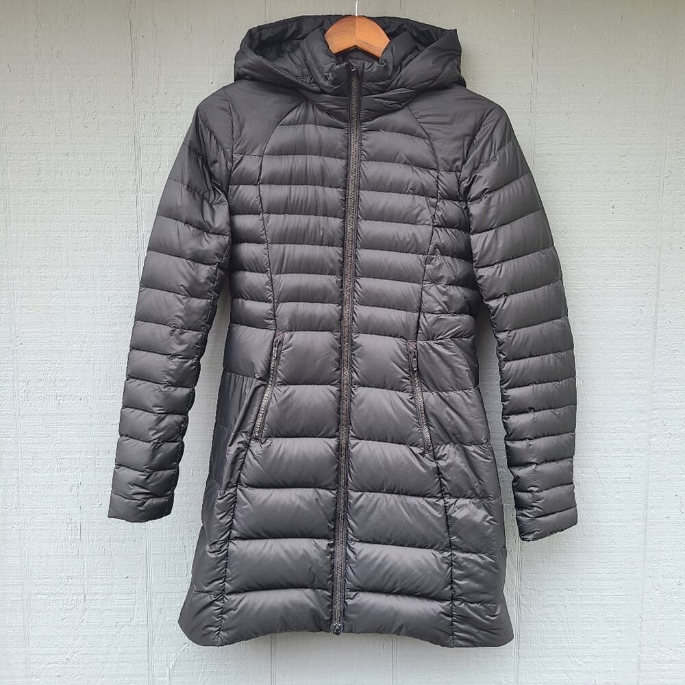 Lululemon Brave the Cold Down Jacket Coat Size 4 Black Puffer Hooded